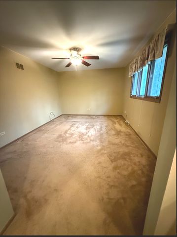 10158 S 87th Court, Palos Hills, IL 60465