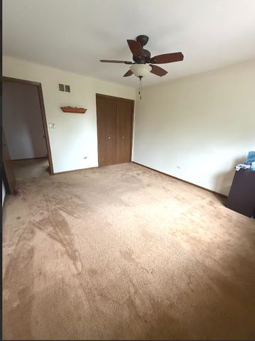 10158 S 87th Court, Palos Hills, IL 60465