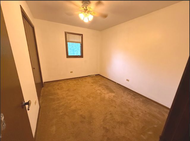 10158 S 87th Court, Palos Hills, IL 60465