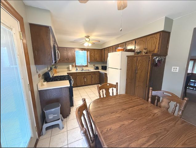 10158 S 87th Court, Palos Hills, IL 60465