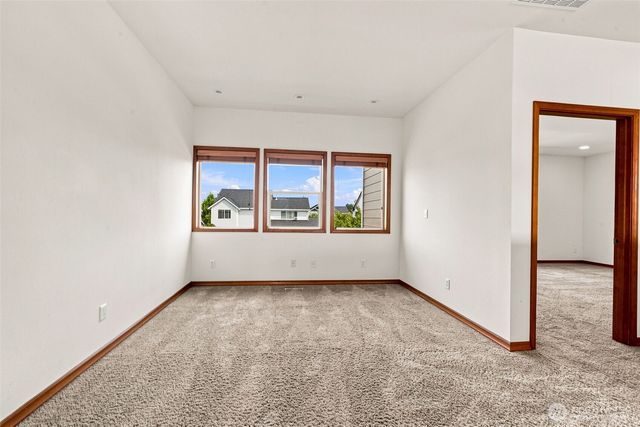 3265 Phillips Avenue, Enumclaw, WA 98022