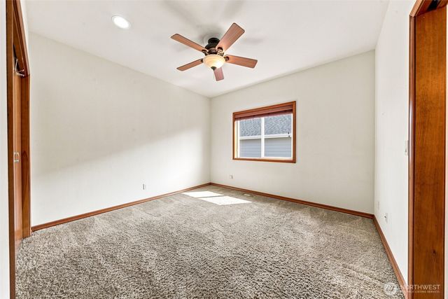 3265 Phillips Avenue, Enumclaw, WA 98022
