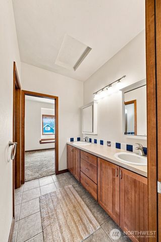 3265 Phillips Avenue, Enumclaw, WA 98022