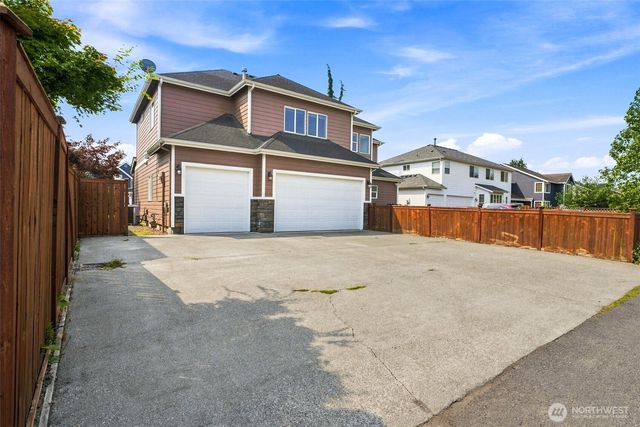 3265 Phillips Avenue, Enumclaw, WA 98022