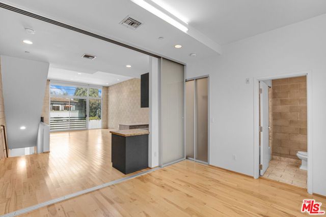 717 N Highland Avenue 16, Los Angeles, CA 90038
