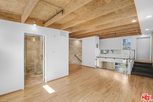 717 N Highland Avenue 16, Los Angeles, CA 90038