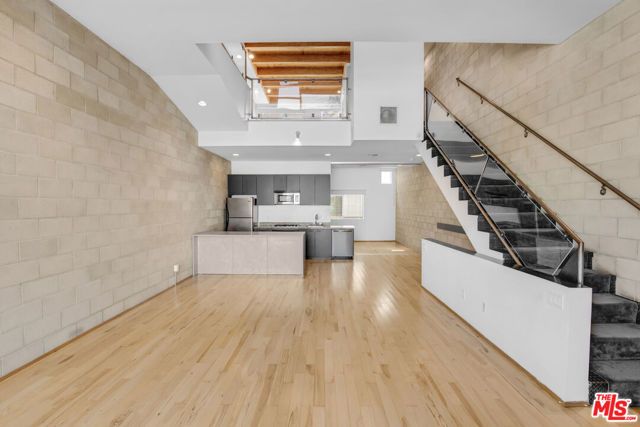 717 N Highland Avenue 16, Los Angeles, CA 90038