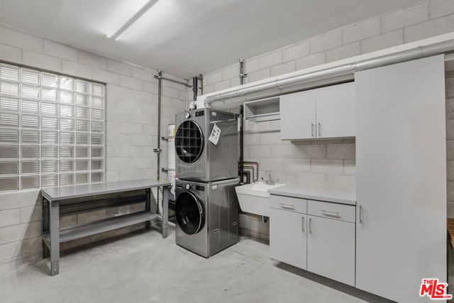 717 N Highland Avenue 16, Los Angeles, CA 90038