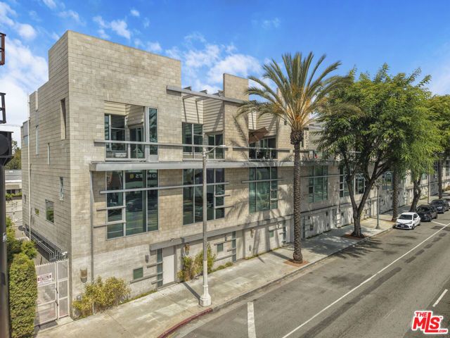 717 N Highland Avenue 16, Los Angeles, CA 90038