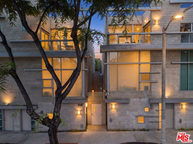 717 N Highland Avenue 16, Los Angeles, CA 90038