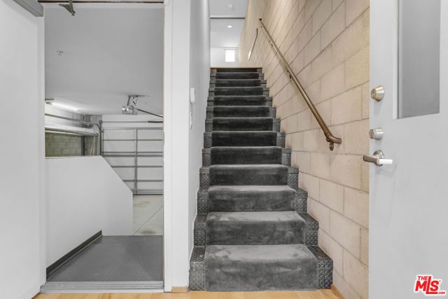 717 N Highland Avenue 16, Los Angeles, CA 90038