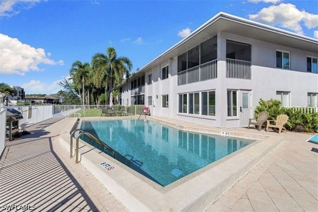 1686 Blue Point AVE B7, Naples, FL 34102