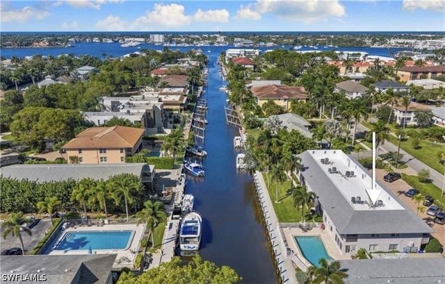 1686 Blue Point AVE B7, Naples, FL 34102