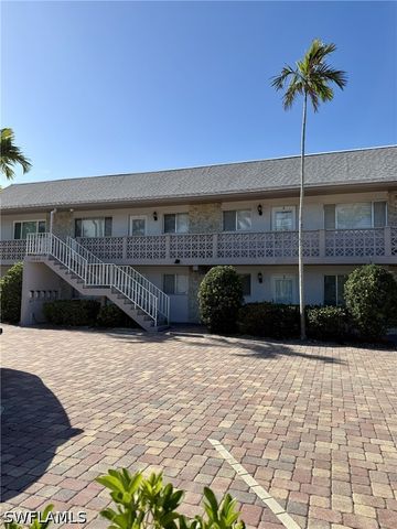 1686 Blue Point AVE B7, Naples, FL 34102