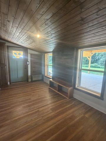 231 JJ Ln, Hillsboro, TN 37342