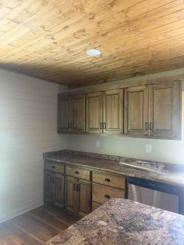 231 JJ Ln, Hillsboro, TN 37342