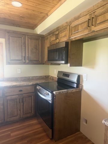 231 JJ Ln, Hillsboro, TN 37342