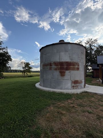231 JJ Ln, Hillsboro, TN 37342