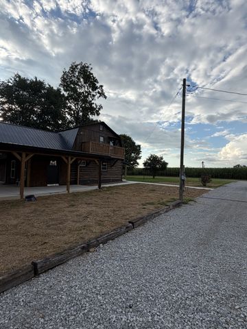 231 JJ Ln, Hillsboro, TN 37342