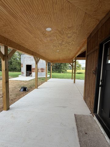 231 JJ Ln, Hillsboro, TN 37342