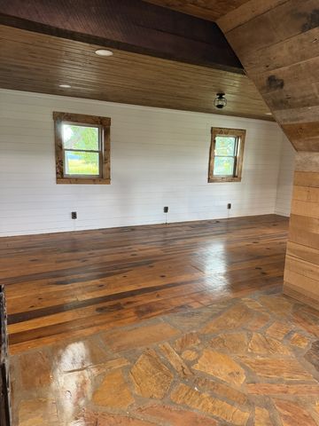 231 JJ Ln, Hillsboro, TN 37342