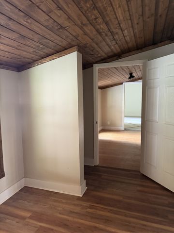 231 JJ Ln, Hillsboro, TN 37342