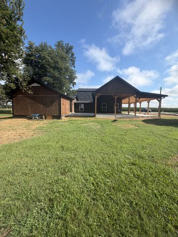 231 JJ Ln, Hillsboro, TN 37342