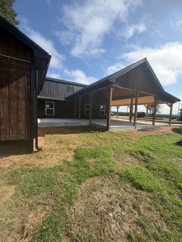 231 JJ Ln, Hillsboro, TN 37342