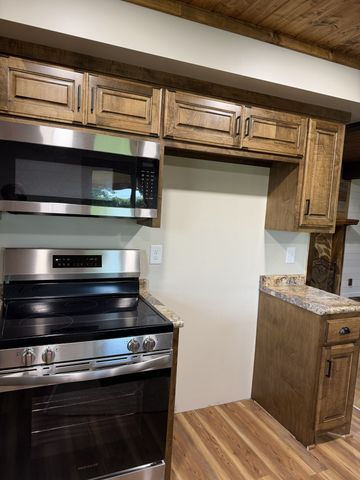 231 JJ Ln, Hillsboro, TN 37342