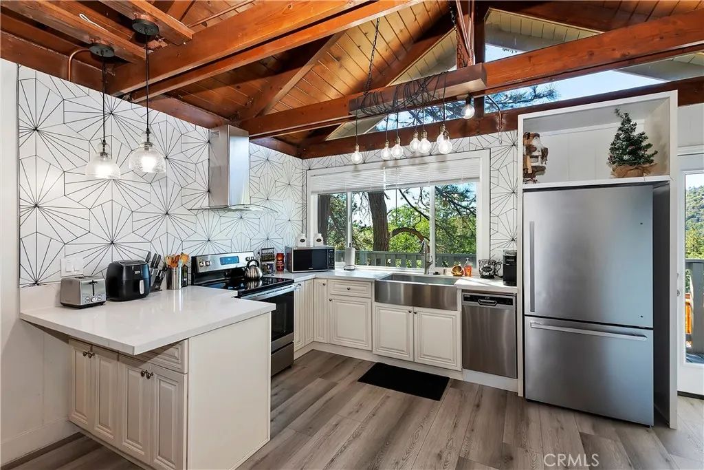 33026 Donner Lane, Arrowbear, CA 92382