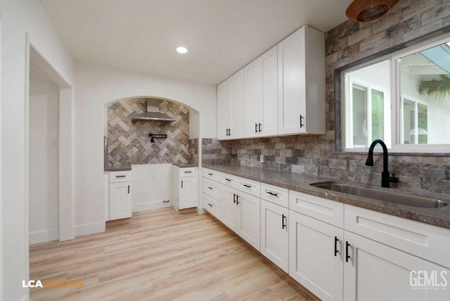 1936 Birchwood Court, Bakersfield, CA 93309