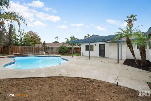 1936 Birchwood Court, Bakersfield, CA 93309
