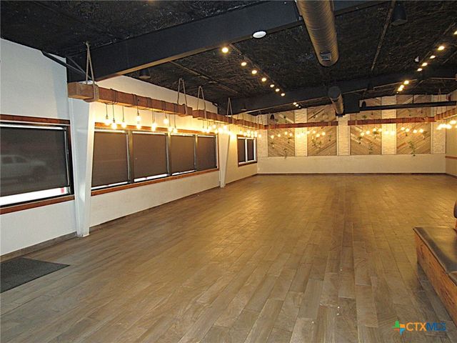 802 S Main Street, Belton, TX 76513