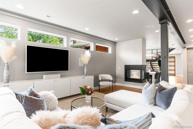 2142 N Lowell Boulevard, Denver, CO 80211