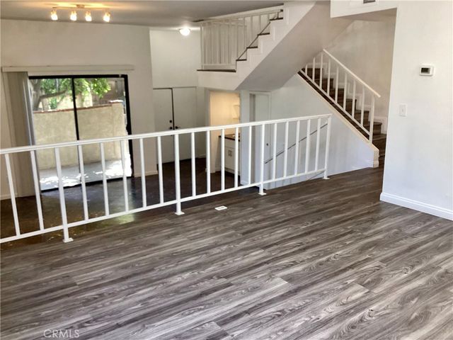 17836 Killion Street A, Encino, CA 91316