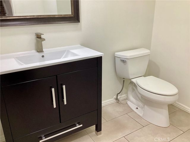 17836 Killion Street A, Encino, CA 91316