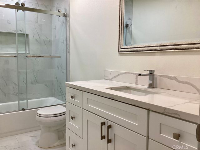 17836 Killion Street A, Encino, CA 91316