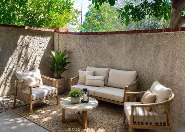 17836 Killion Street A, Encino, CA 91316