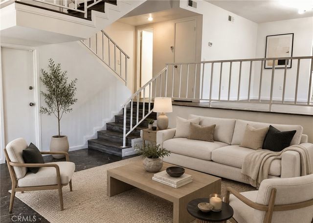17836 Killion Street A, Encino, CA 91316