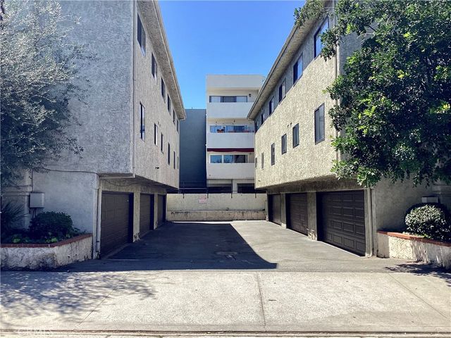 17836 Killion Street A, Encino, CA 91316