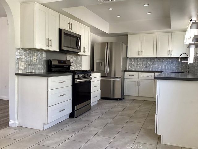 17836 Killion Street A, Encino, CA 91316