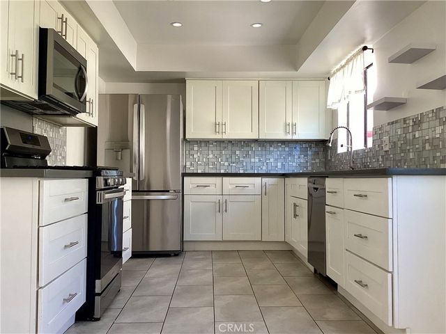 17836 Killion Street A, Encino, CA 91316
