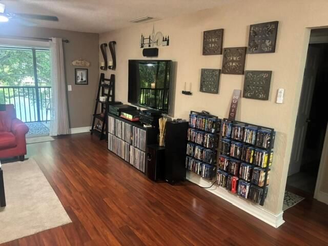 200 COUNTRY CLUB Drive 108, Largo, FL 33771