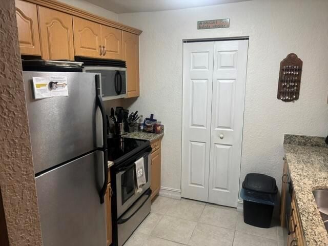 200 COUNTRY CLUB Drive 108, Largo, FL 33771