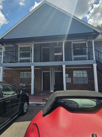 200 COUNTRY CLUB Drive 108, Largo, FL 33771