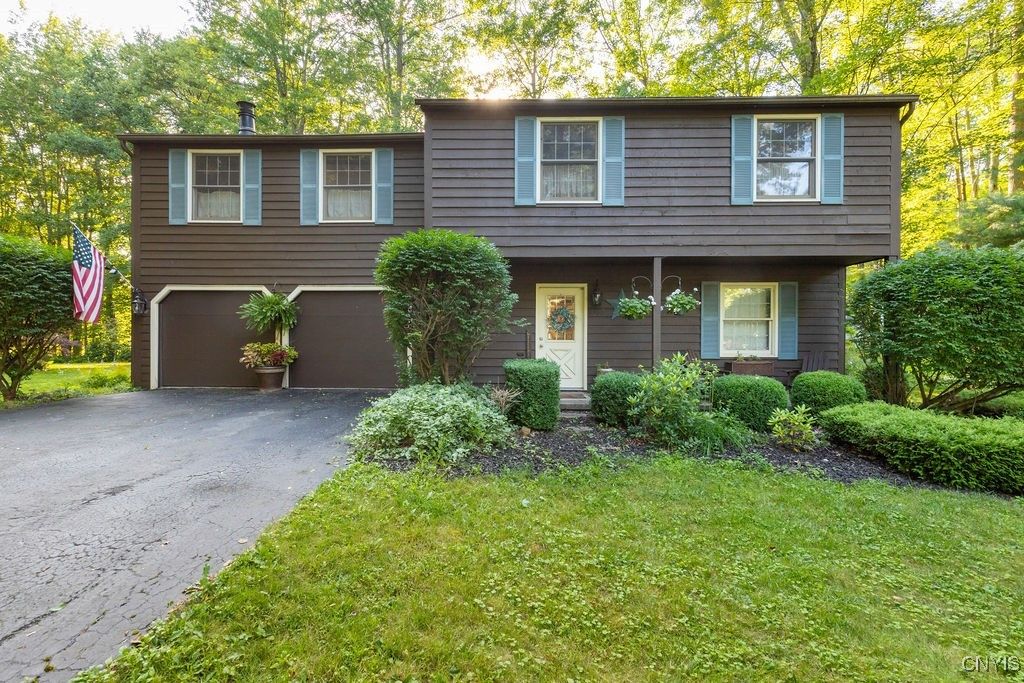 8742 Tallwood Ridge, Lysander, NY 13027