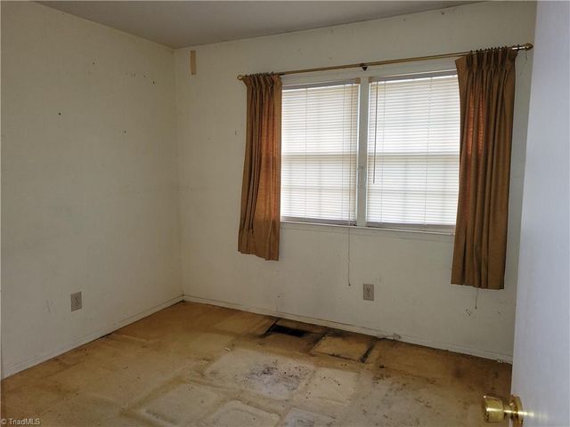 5404 Ropley Drive, Greensboro, NC 27455