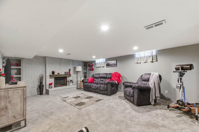 1939 W Dallas St, Wichita, KS 67217