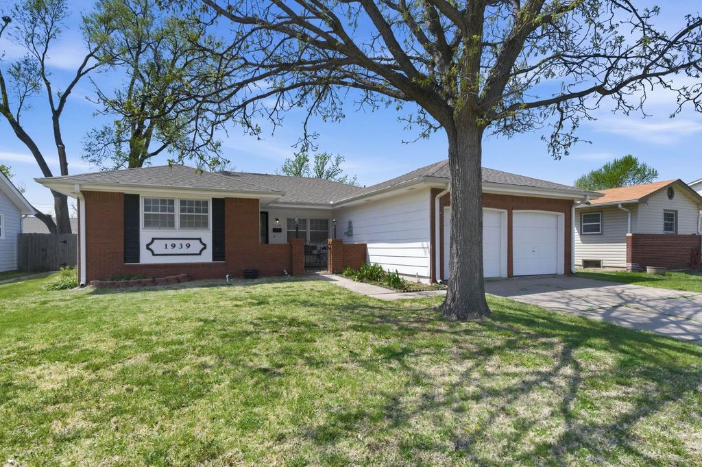 1939 W Dallas St, Wichita, KS 67217