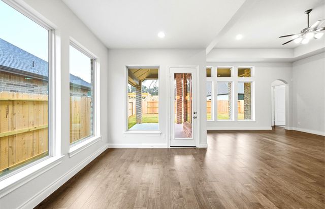 9730 Roaring River Falls Lane, Porter, TX 77365